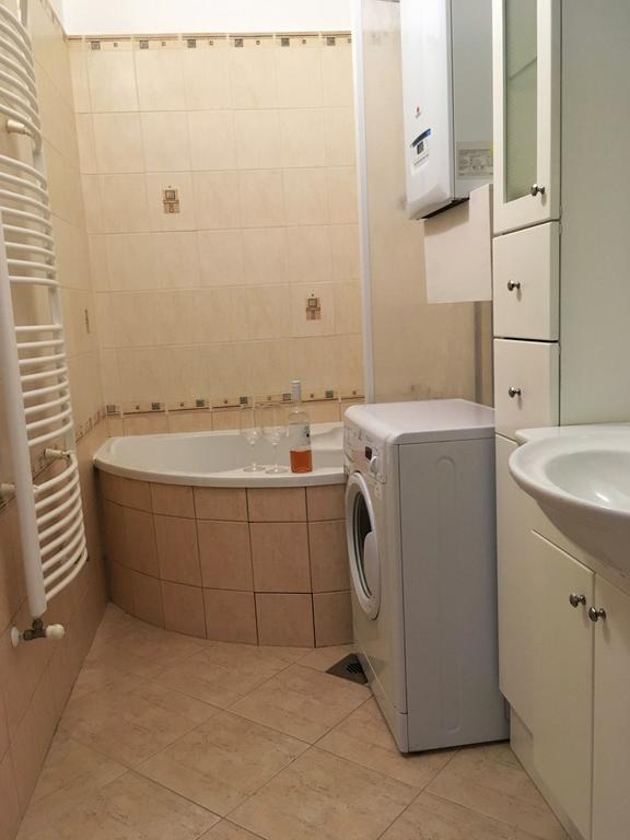 Diamonds Apartment With 2 Rooms Near Guzsdu Udvar Budapeşte Dış mekan fotoğraf